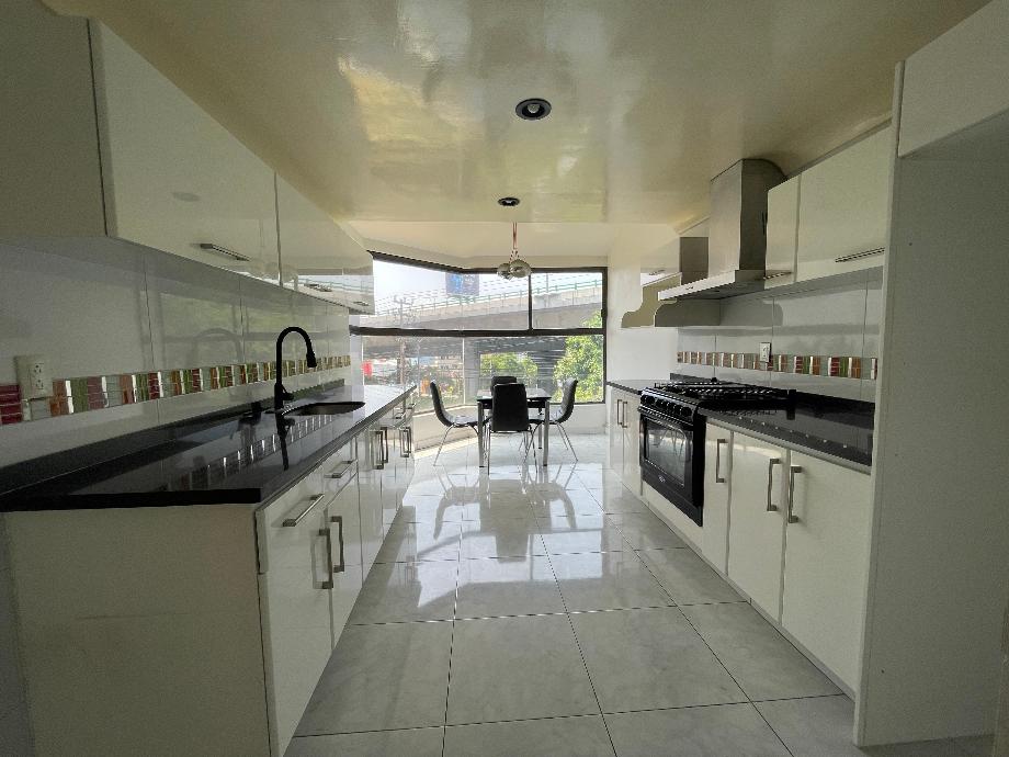 Coyoacán, Ciudad de México, 04710, Mexico, 4 Bedrooms Bedrooms, ,4 BathroomsBathrooms,Residential,For Sale,1918750