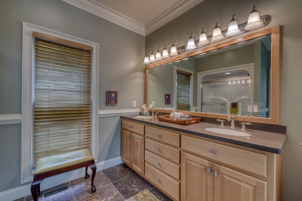 Young Harris, Georgia, 30582, United States, 3 Bedrooms Bedrooms, ,4 BathroomsBathrooms,Residential,For Sale,1975492