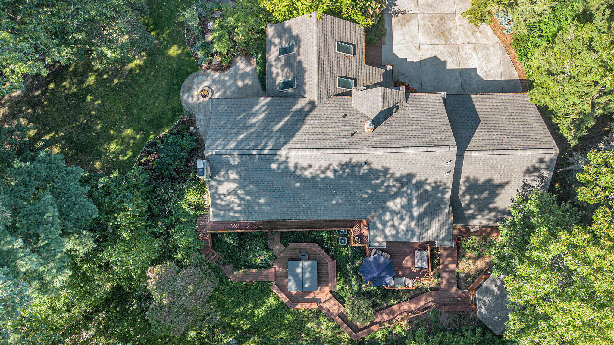 St. Joseph, Michigan, 49085, United States, 5 Bedrooms Bedrooms, ,4 BathroomsBathrooms,Residential,For Sale,1960550