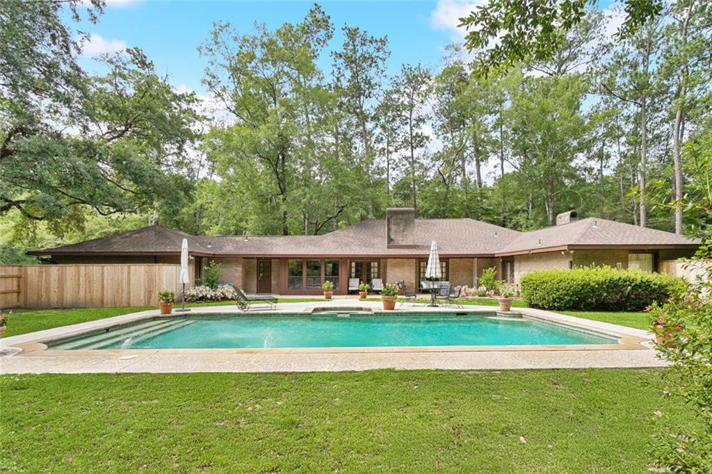 Covington, Louisiana, 70433, United States, 3 Bedrooms Bedrooms, ,3 BathroomsBathrooms,Residential,For Sale,1902659