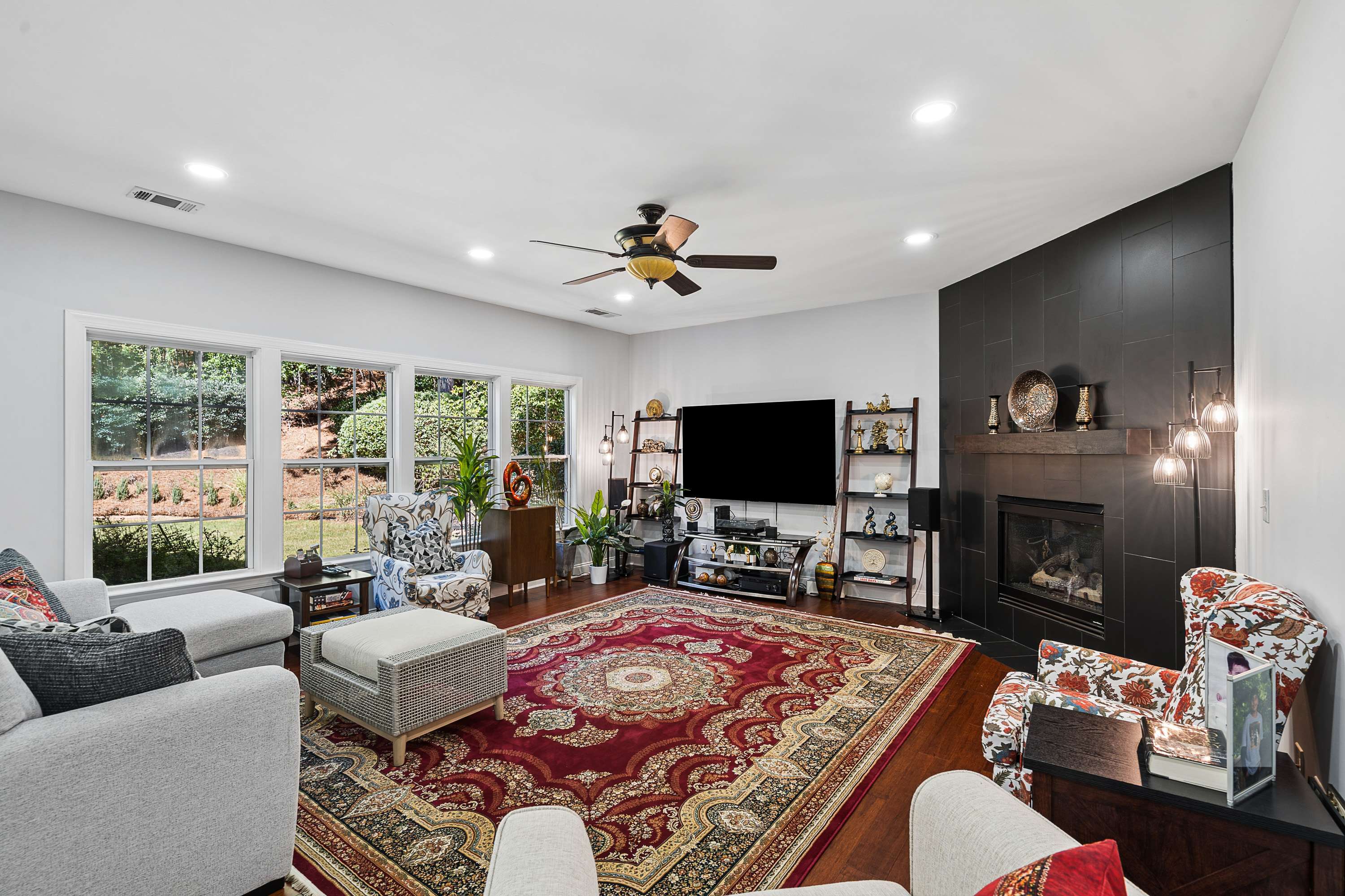  Beautifully Updated Home in Sought-After Swim and Tennis Neighborhood - 物件實景