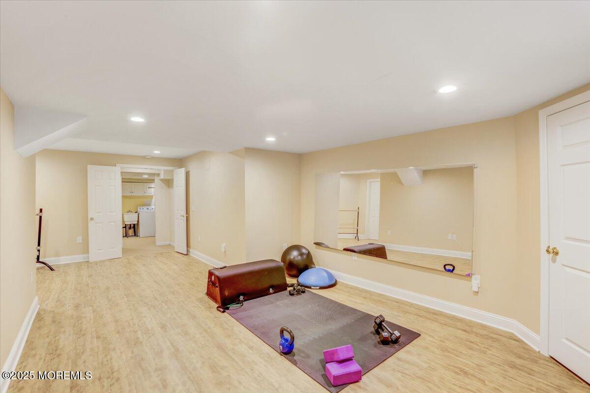 Freehold, New Jersey, 07728, United States, 5 Bedrooms Bedrooms, ,4 BathroomsBathrooms,Residential,For Sale,1974683