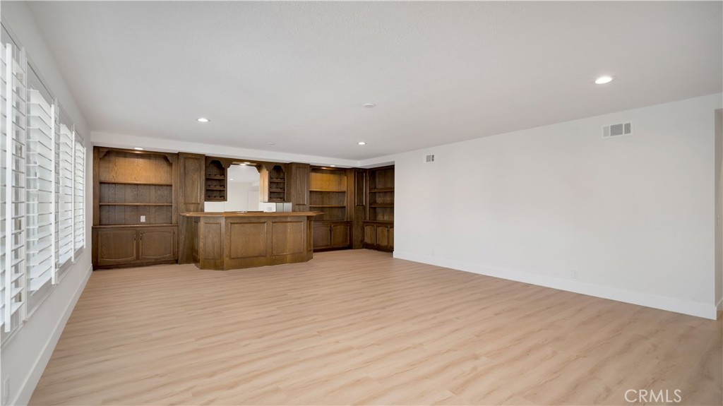 Lake Forest, California, 92630, United States, 4 Bedrooms Bedrooms, ,3 BathroomsBathrooms,Residential,For Sale,1987974