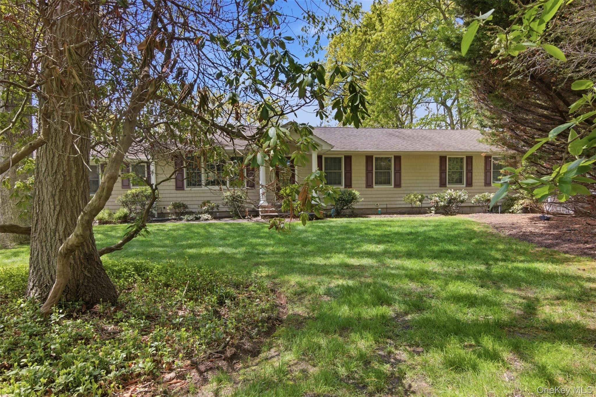  28 King Arthurs Court, Saint James, NY, 11780 - 物件實景