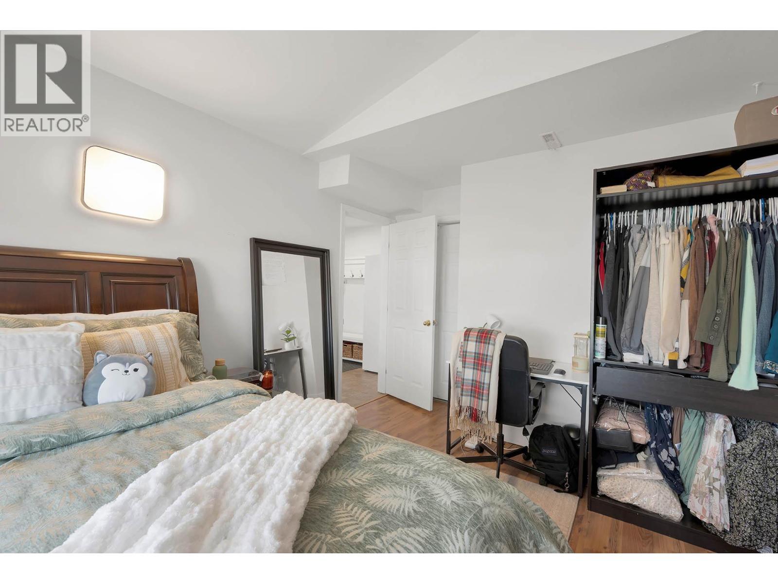 KAMLOOPS, British Columbia, V1S 1W2, CA, 6 Bedrooms Bedrooms, ,4 BathroomsBathrooms,Residential,For Sale,1950563