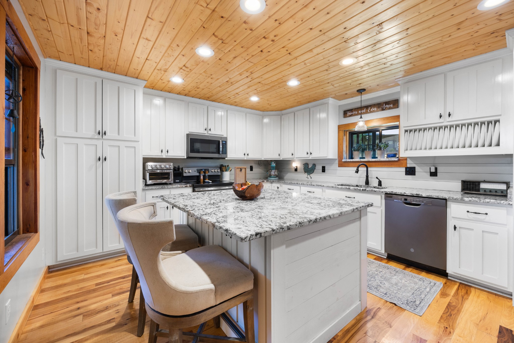 Dover, Tennessee, 37058, United States, 4 Bedrooms Bedrooms, ,3 BathroomsBathrooms,Residential,For Sale,1915564