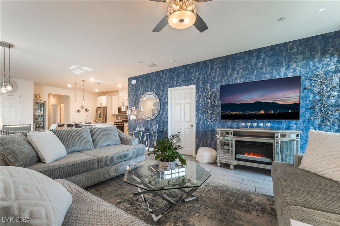 Henderson, Nevada, 89052, United States, 3 Bedrooms Bedrooms, ,2 BathroomsBathrooms,Residential,For Sale,1943155