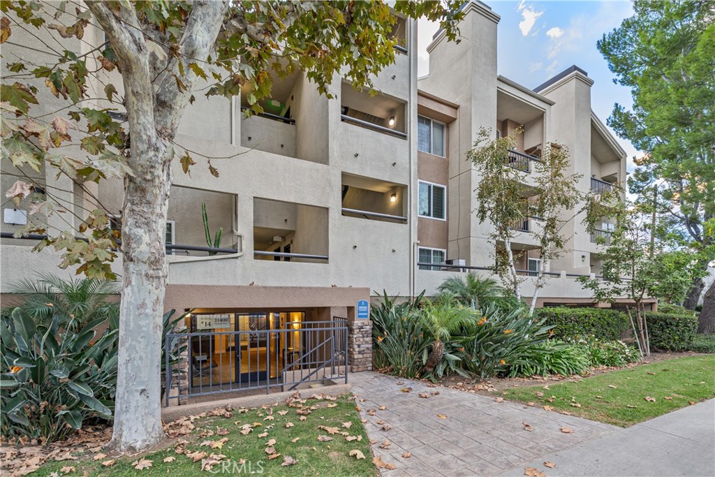 Woodland Hills, California, 91367, United States, 2 Bedrooms Bedrooms, ,2 BathroomsBathrooms,Residential,For Sale,1966516