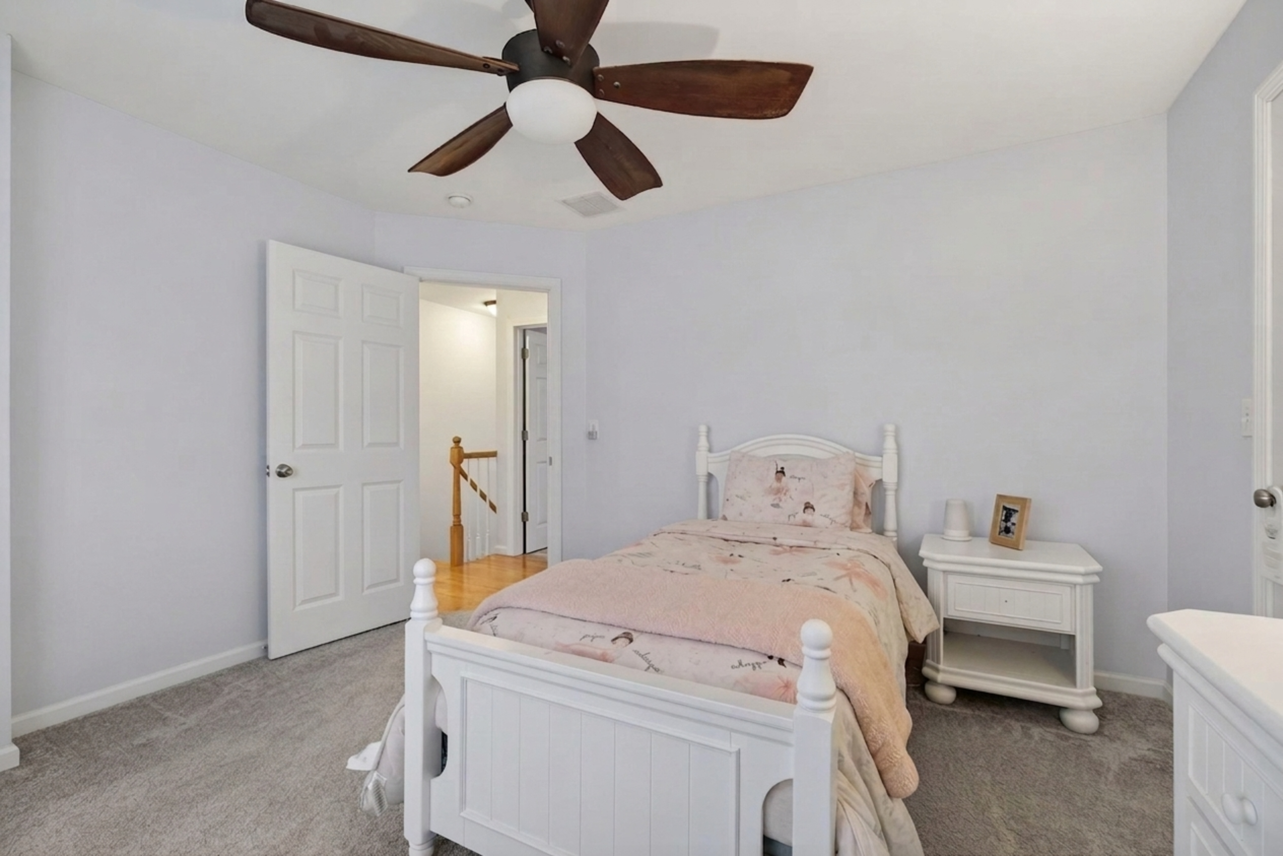  Stylish Cape  Home Offers a Charming Open Concept - 物件實景