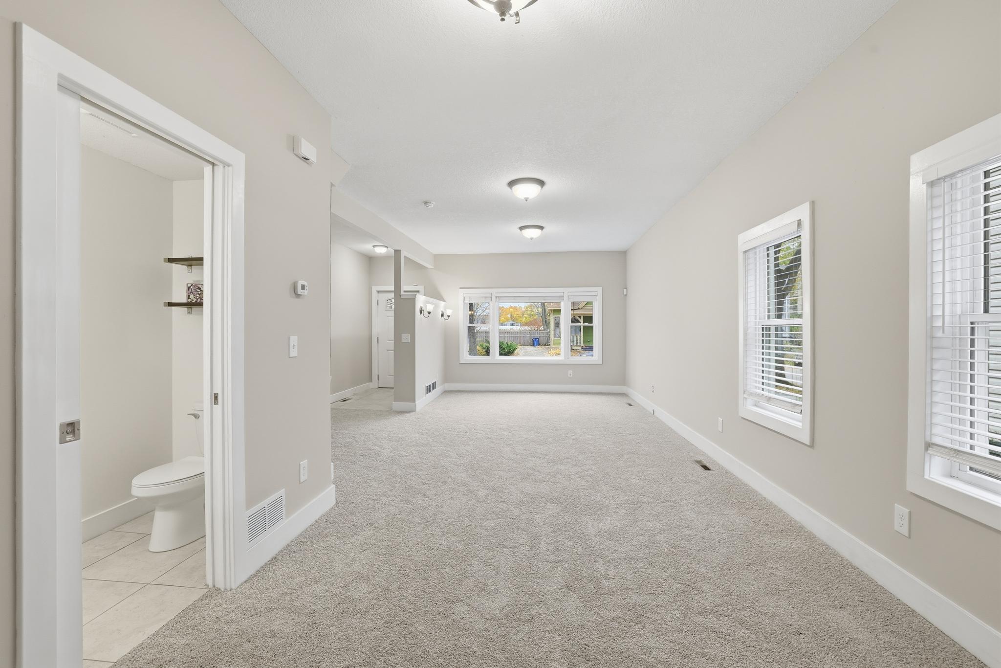 Saint Paul, Minnesota, 55102, United States, ,Residential,For Sale,1989124