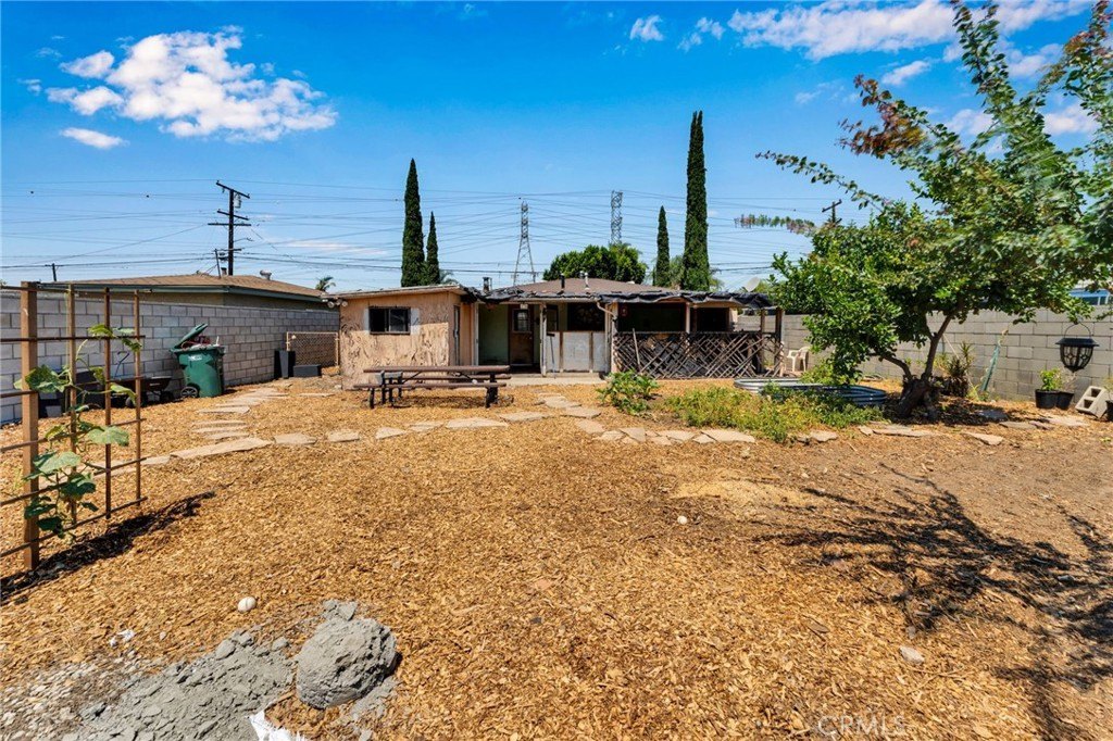 Baldwin Park, California, 91706, United States, 2 Bedrooms Bedrooms, ,1 BathroomBathrooms,Residential,For Sale,1895023