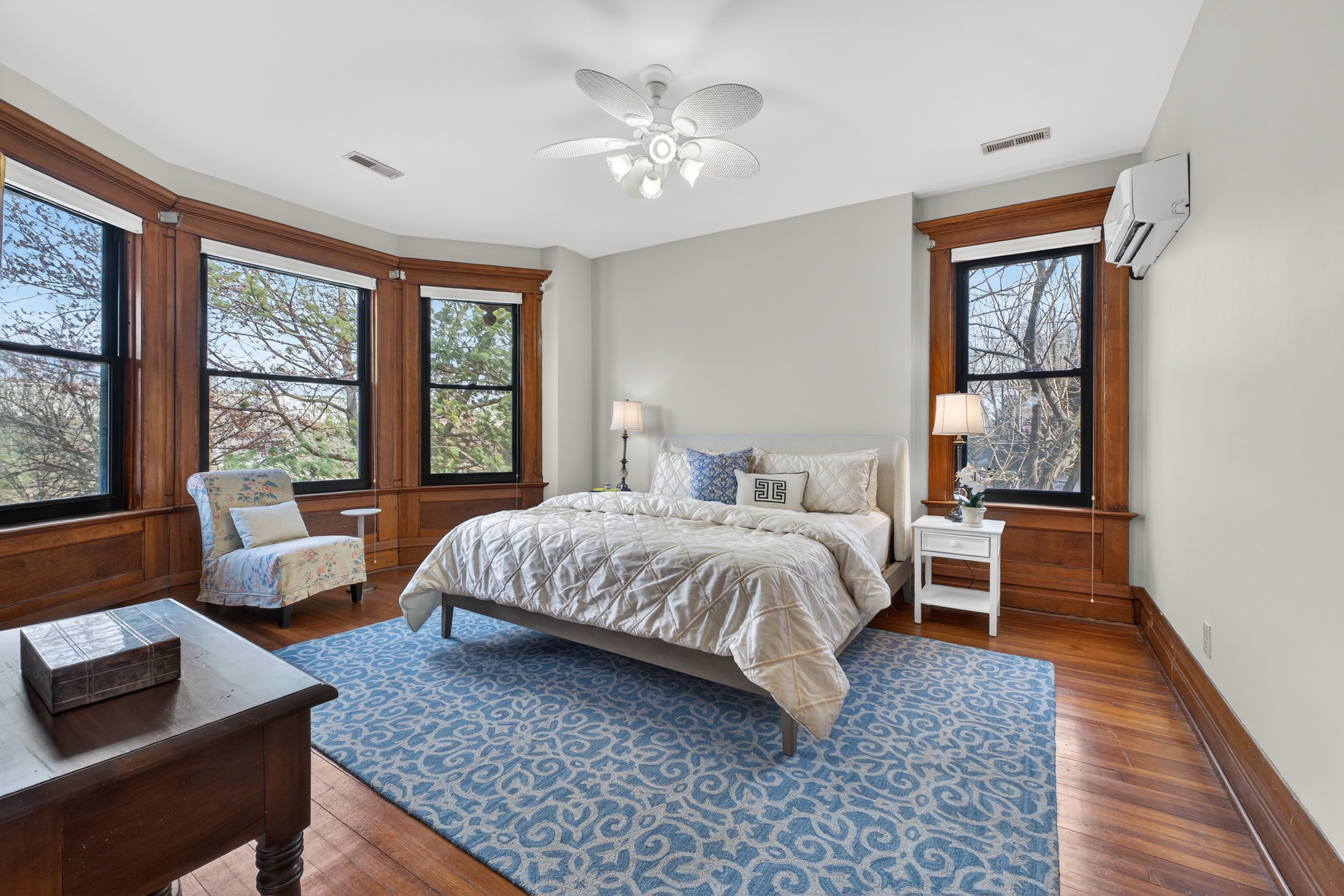  Historic Charm Meets Modern Versatility in Premier Residence - 物件實景