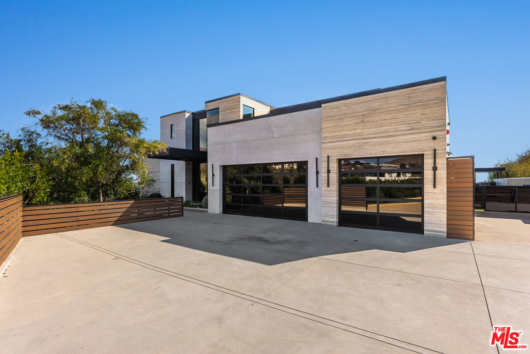 Malibu, California, 90265, United States, 5 Bedrooms Bedrooms, ,10 BathroomsBathrooms,Residential,For Sale,1707540