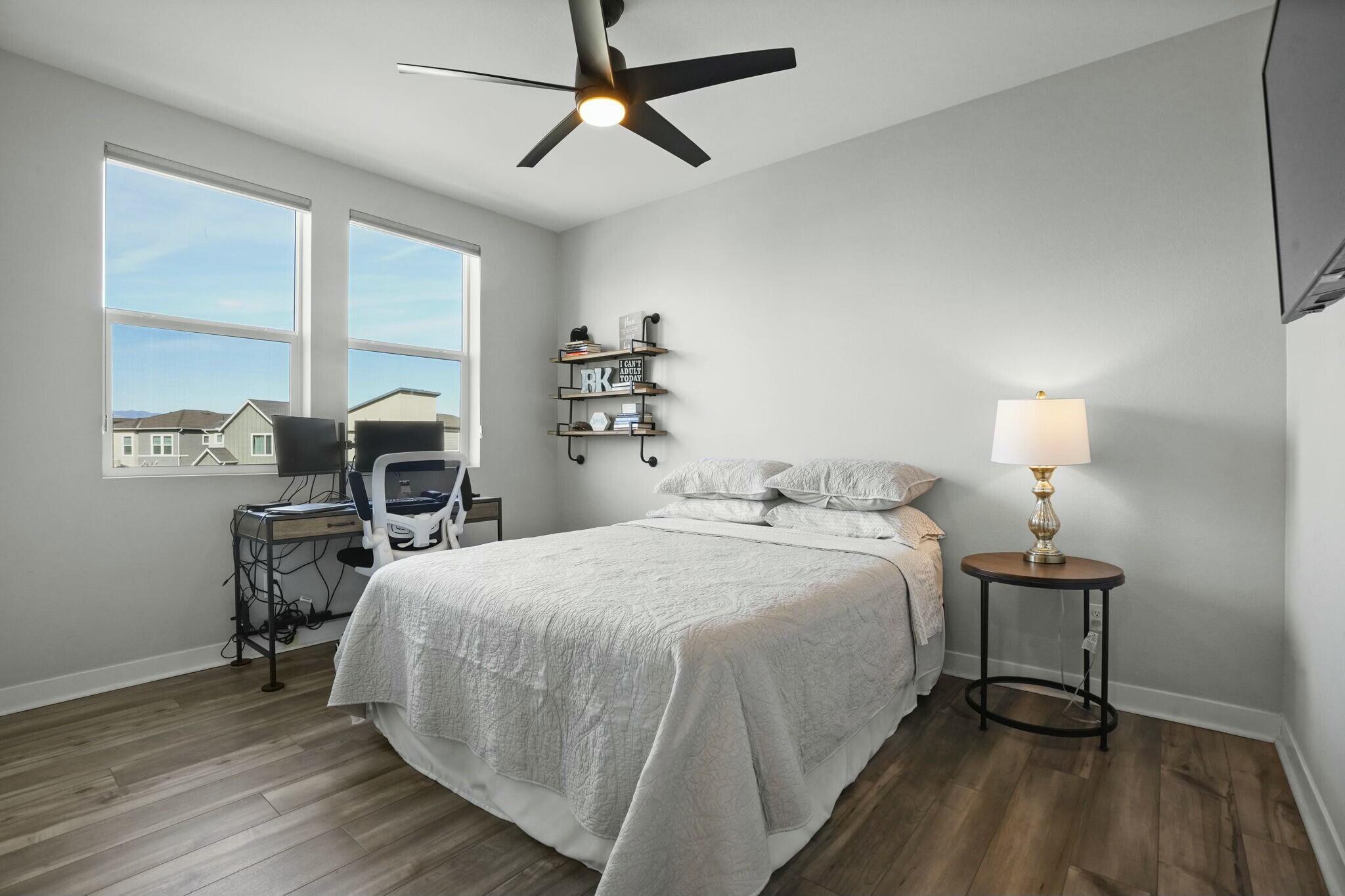 Valencia, California, 91381, United States, 3 Bedrooms Bedrooms, ,2 BathroomsBathrooms,Residential,For Sale,1921906