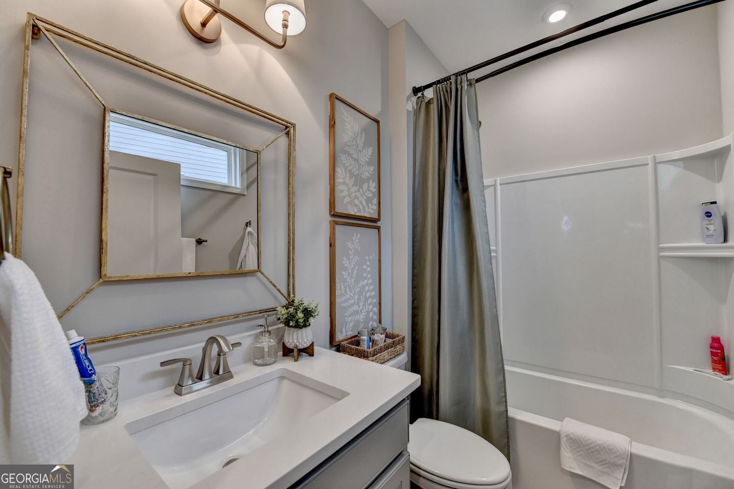 Greensboro, Georgia, 30642, United States, 2 Bedrooms Bedrooms, ,3 BathroomsBathrooms,Residential,For Sale,2017399