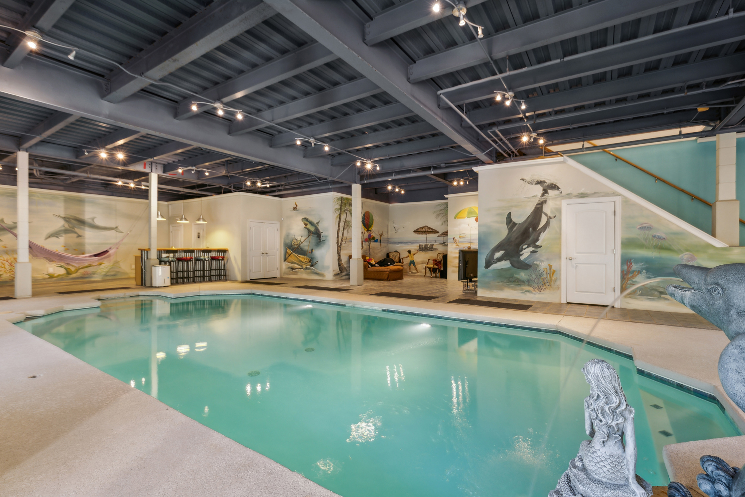  Fort Worth Home with an Expansive Indoor Pool & Entertainment Level - 物件實景