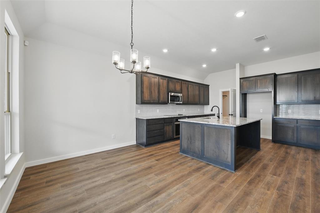 Boyd, Texas, 76023, United States, 5 Bedrooms Bedrooms, ,3 BathroomsBathrooms,Residential,For Sale,1700422