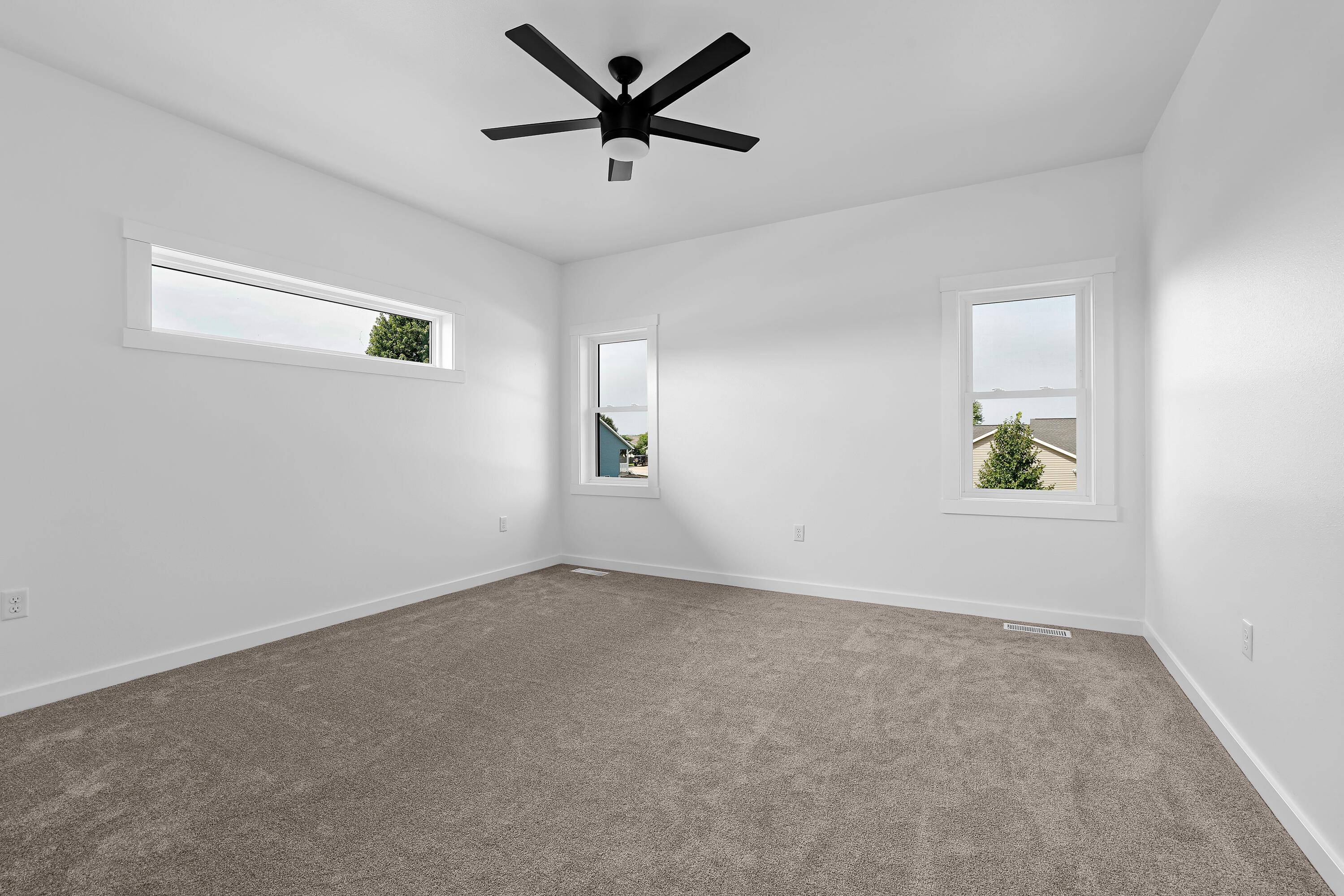 Holmen, Wisconsin, 54636, United States, 3 Bedrooms Bedrooms, ,2 BathroomsBathrooms,Residential,For Sale,1779685