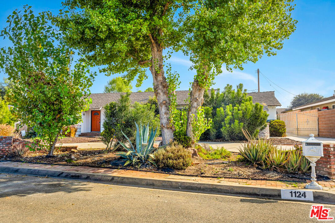 West Covina, California, 91791, United States, 4 Bedrooms Bedrooms, ,3 BathroomsBathrooms,Residential,For Sale,1989047