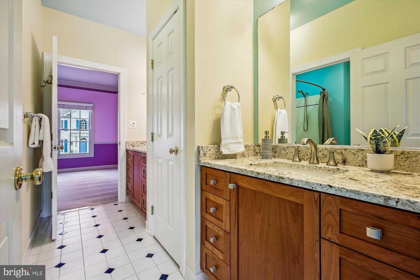 Gaithersburg, Maryland, 20878, United States, 5 Bedrooms Bedrooms, ,5 BathroomsBathrooms,Residential,For Sale,1907649
