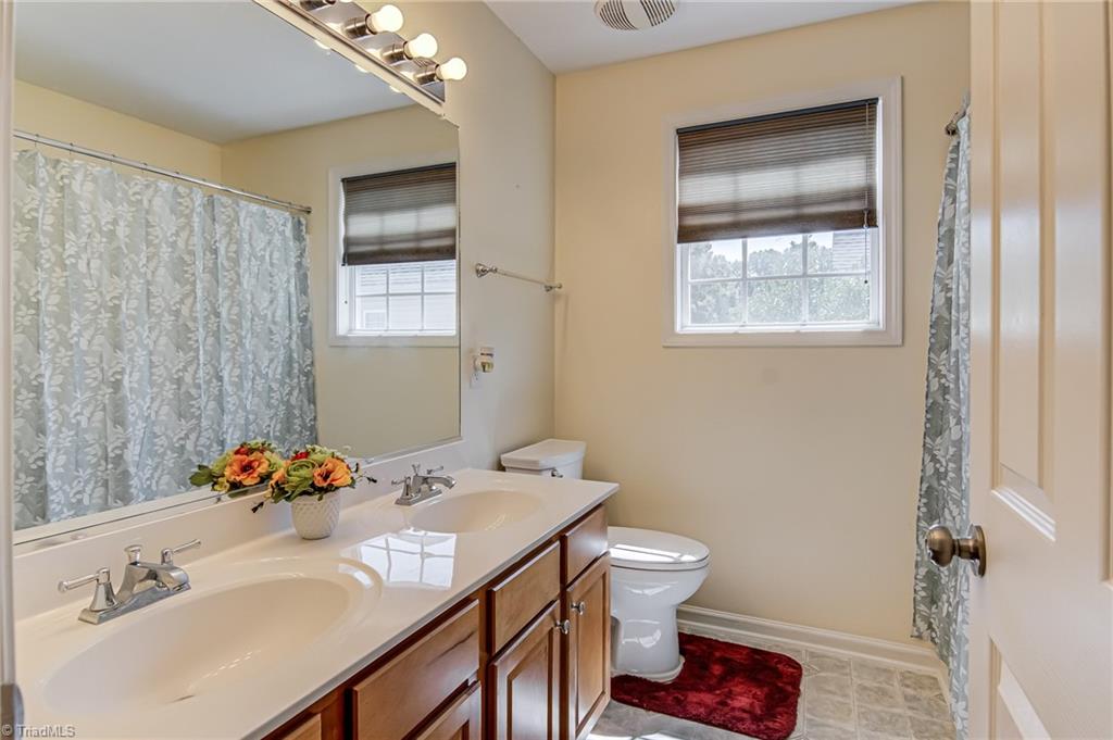 High Point, North Carolina, 27265, United States, 4 Bedrooms Bedrooms, ,3 BathroomsBathrooms,Residential,For Sale,1948916