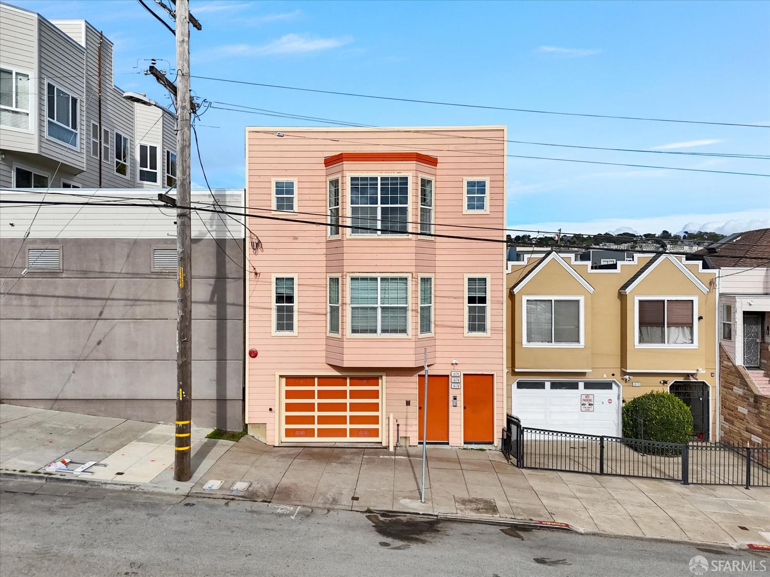 San Francisco, California, 94124, United States, 3 Bedrooms Bedrooms, ,2 BathroomsBathrooms,Residential,For Sale,1997310