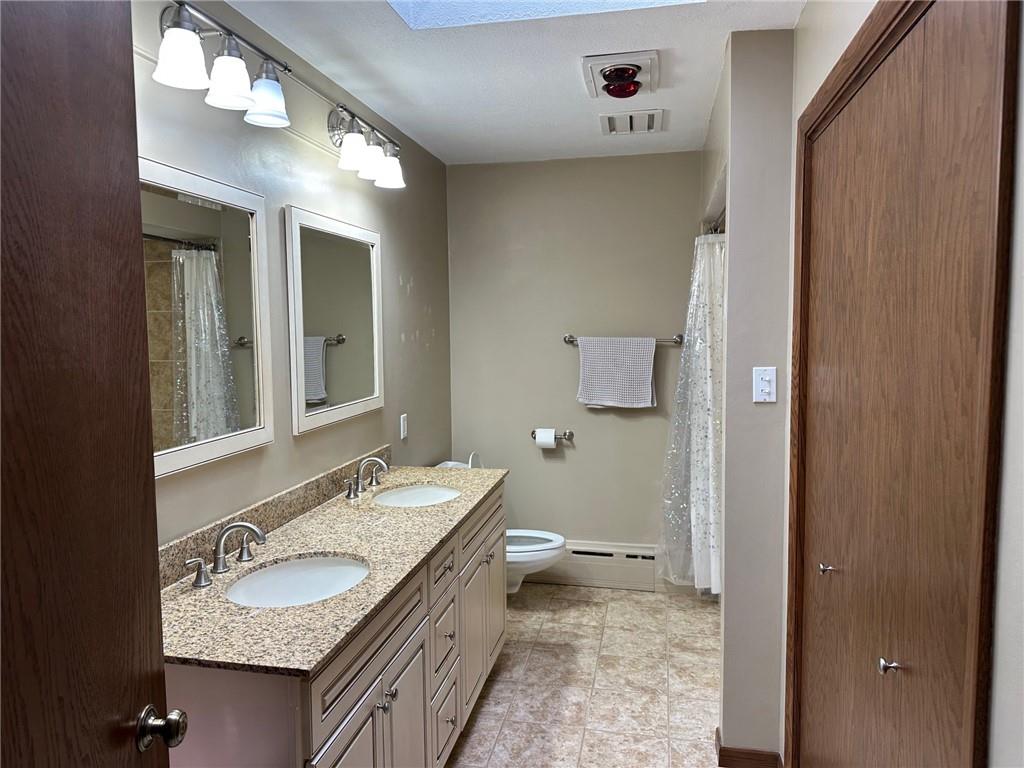 Ashland, Wisconsin, 54806, United States, 6 Bedrooms Bedrooms, ,4 BathroomsBathrooms,Residential,For Sale,1919856