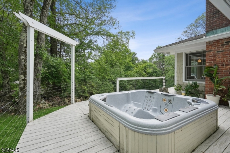 Kinnelon Boro, New Jersey, 07405-2443, United States, 4 Bedrooms Bedrooms, ,3 BathroomsBathrooms,Residential,For Sale,1861963