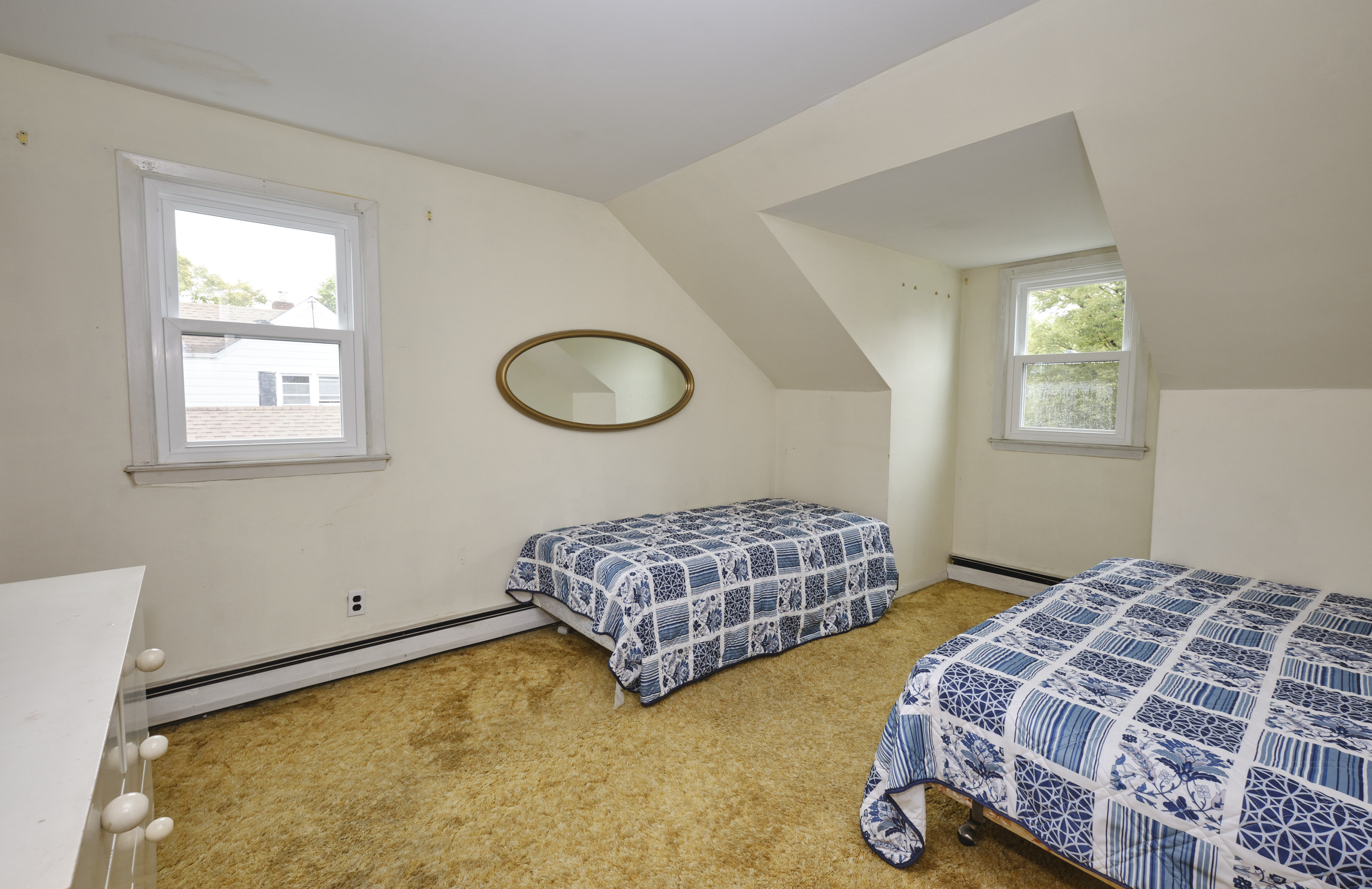 New Hyde Park, New York, 11040, United States, 4 Bedrooms Bedrooms, ,3 BathroomsBathrooms,Residential,For Sale,1977878