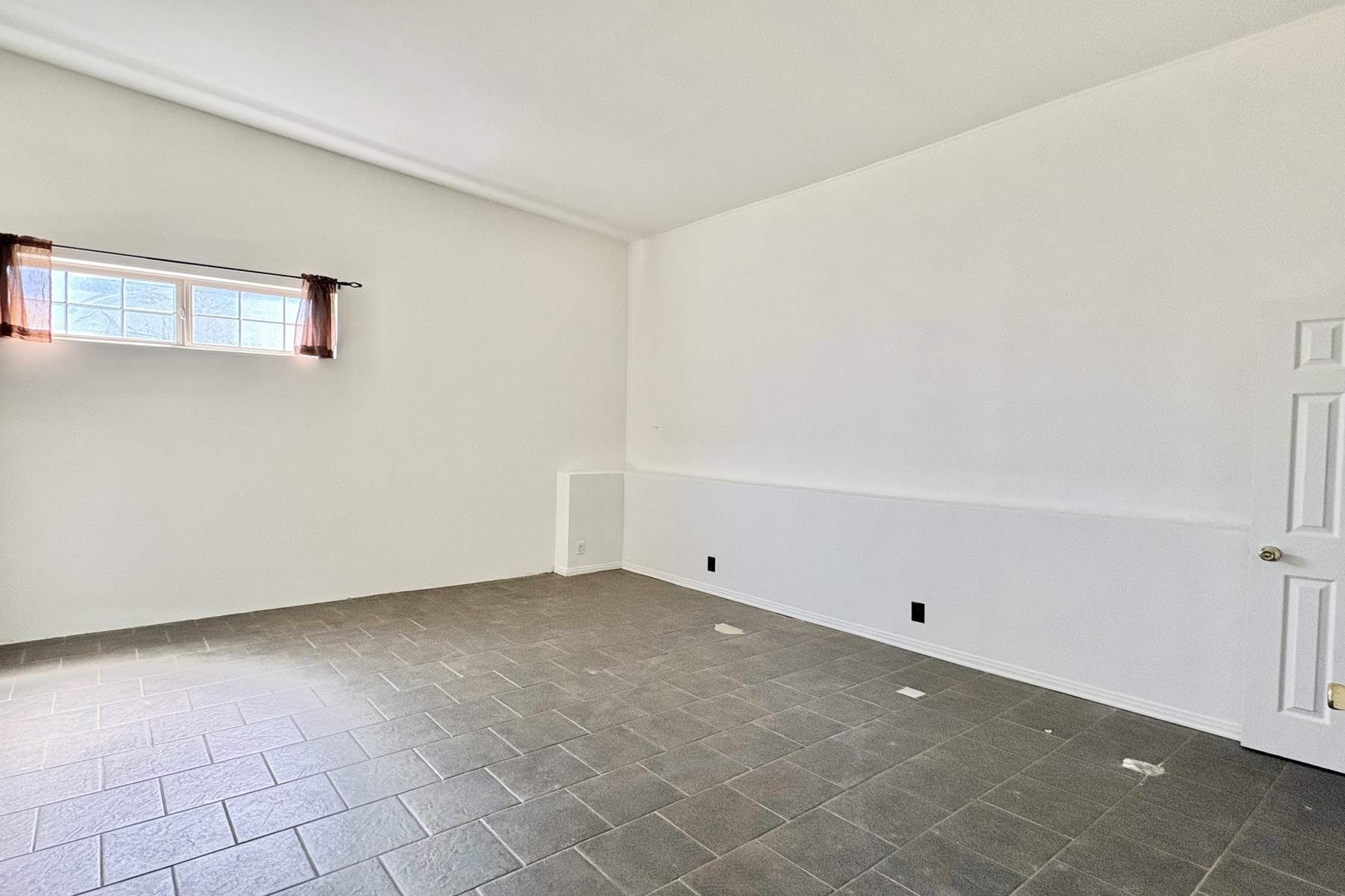  6041 Cleon Avenue - 物件實景