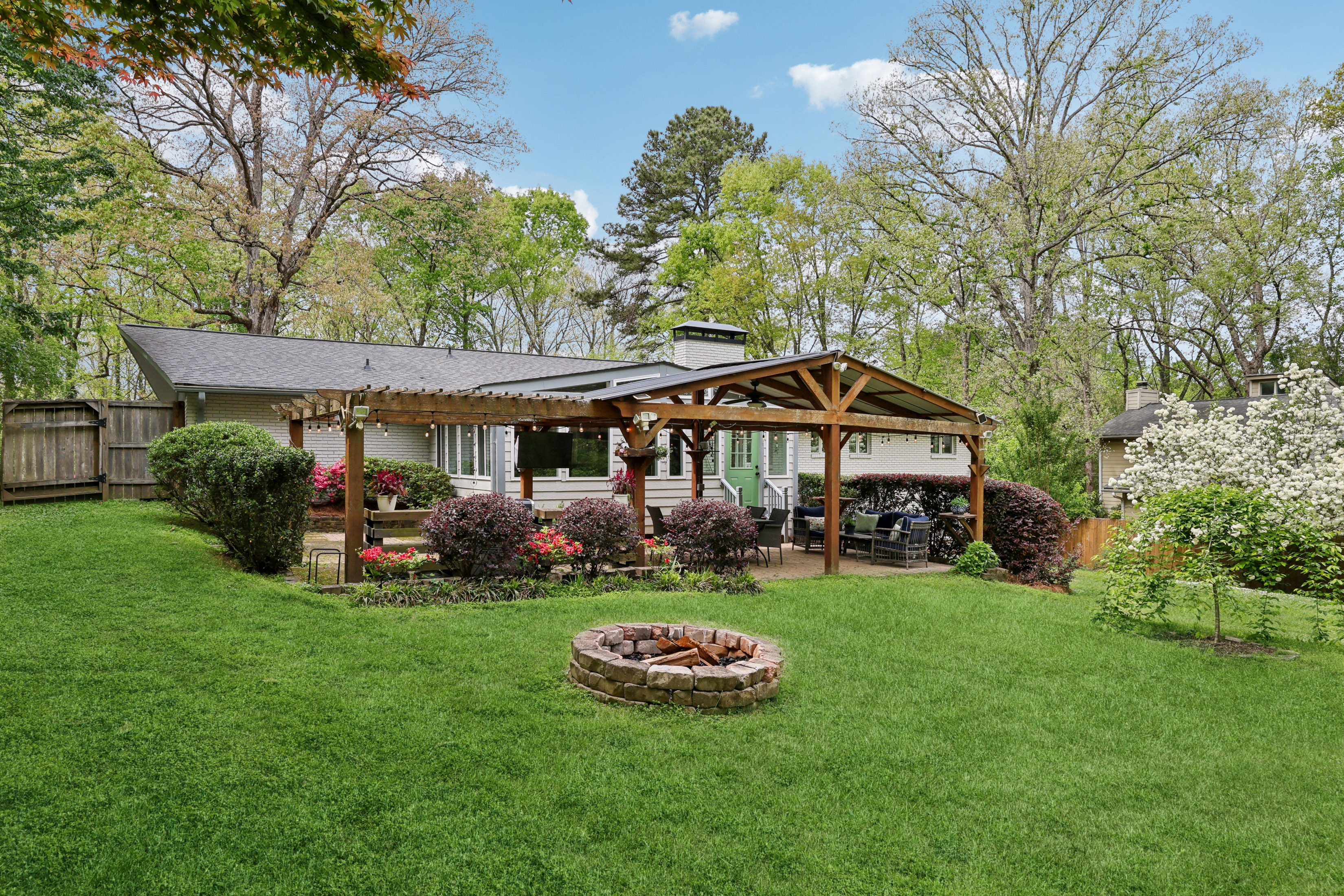  Beautifully Renovated Brick Ranch in a Prime Smyrna Location - 物件實景