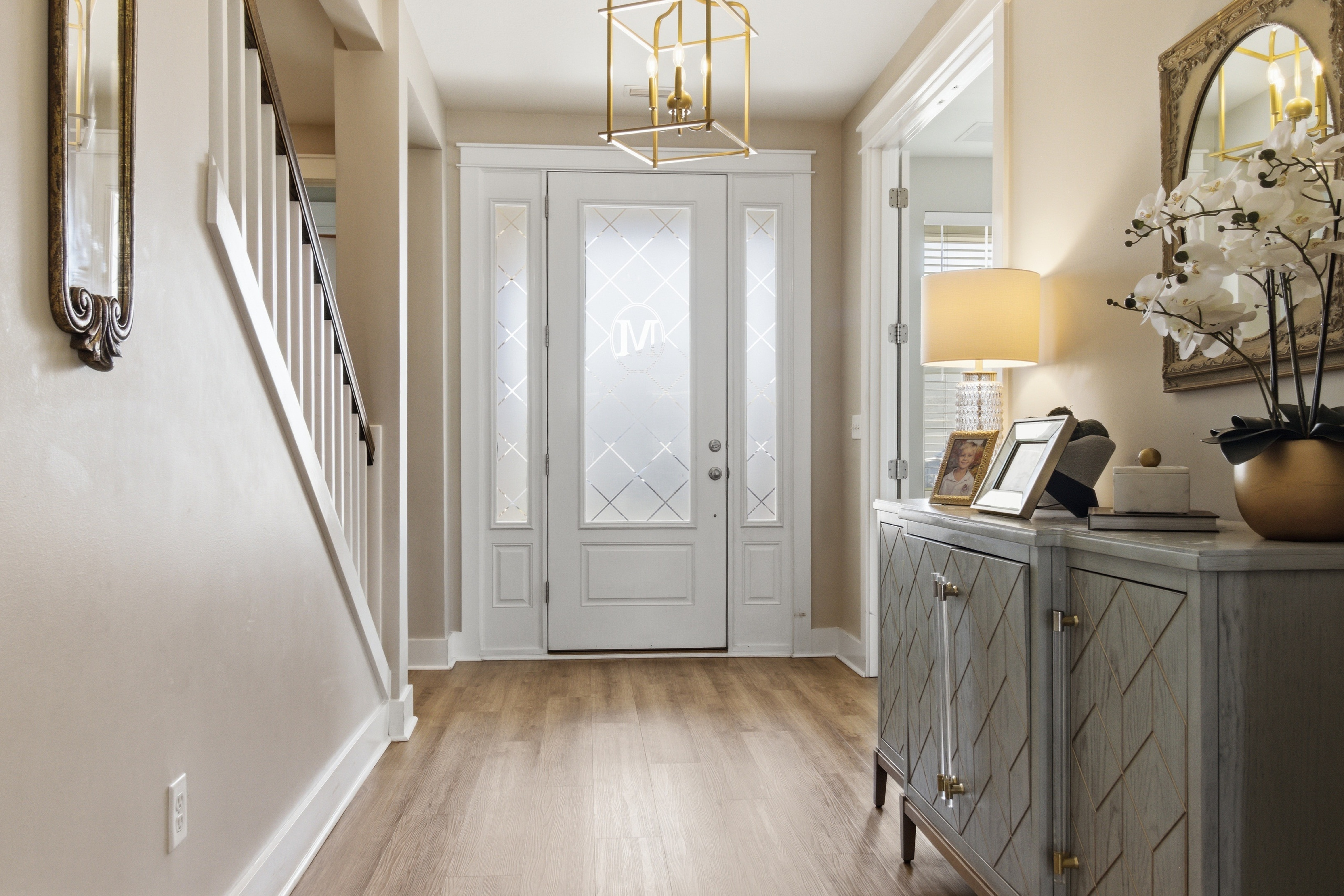  Spacious Corner-Lot Retreat With Flexible Living - 物件實景