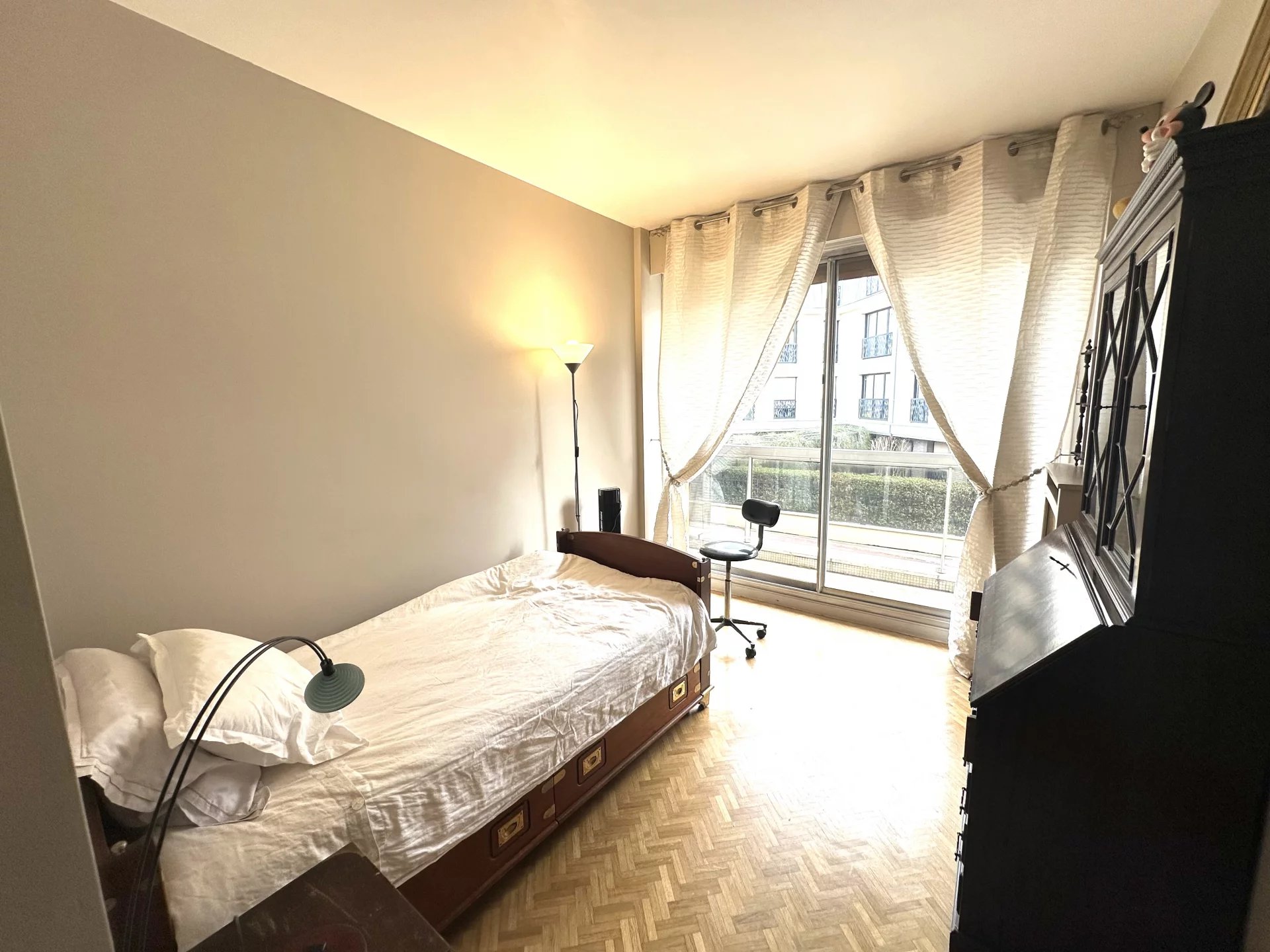 Le Vésinet, Île-de-France, 78110, FR, 3 Bedrooms Bedrooms, ,4 BathroomsBathrooms,Residential,For Sale,1994882