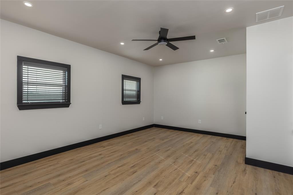 Mineral Wells, Texas, 76067, United States, 3 Bedrooms Bedrooms, ,2 BathroomsBathrooms,Residential,For Sale,2012284