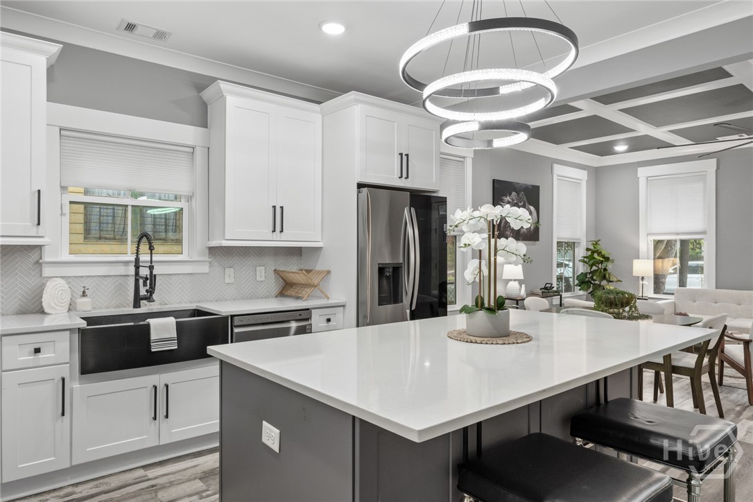 Savannah, Georgia, 31401, United States, 4 Bedrooms Bedrooms, ,3 BathroomsBathrooms,Residential,For Sale,1898819