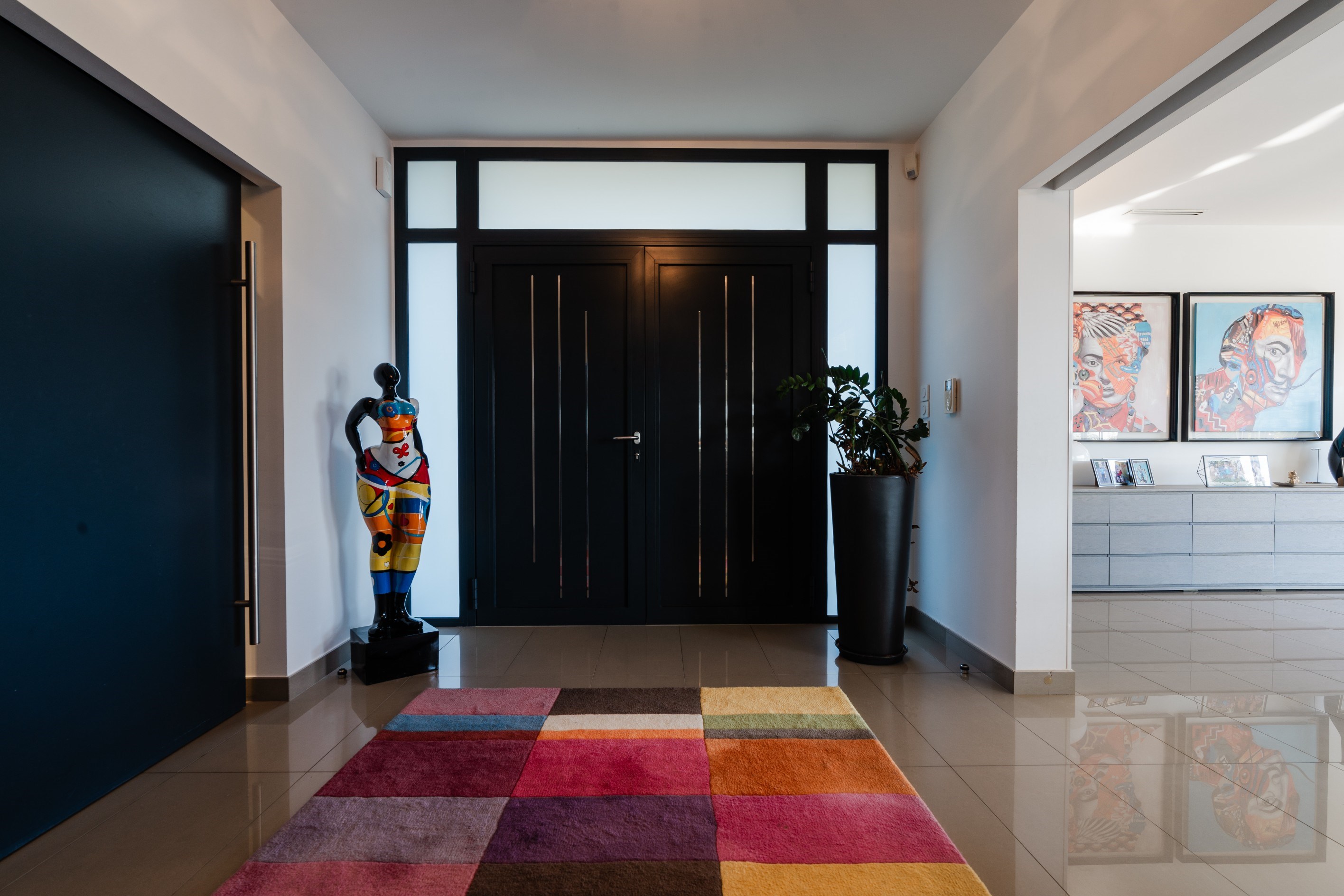 Exceptional contemporary single-storey home with pool - 物件實景