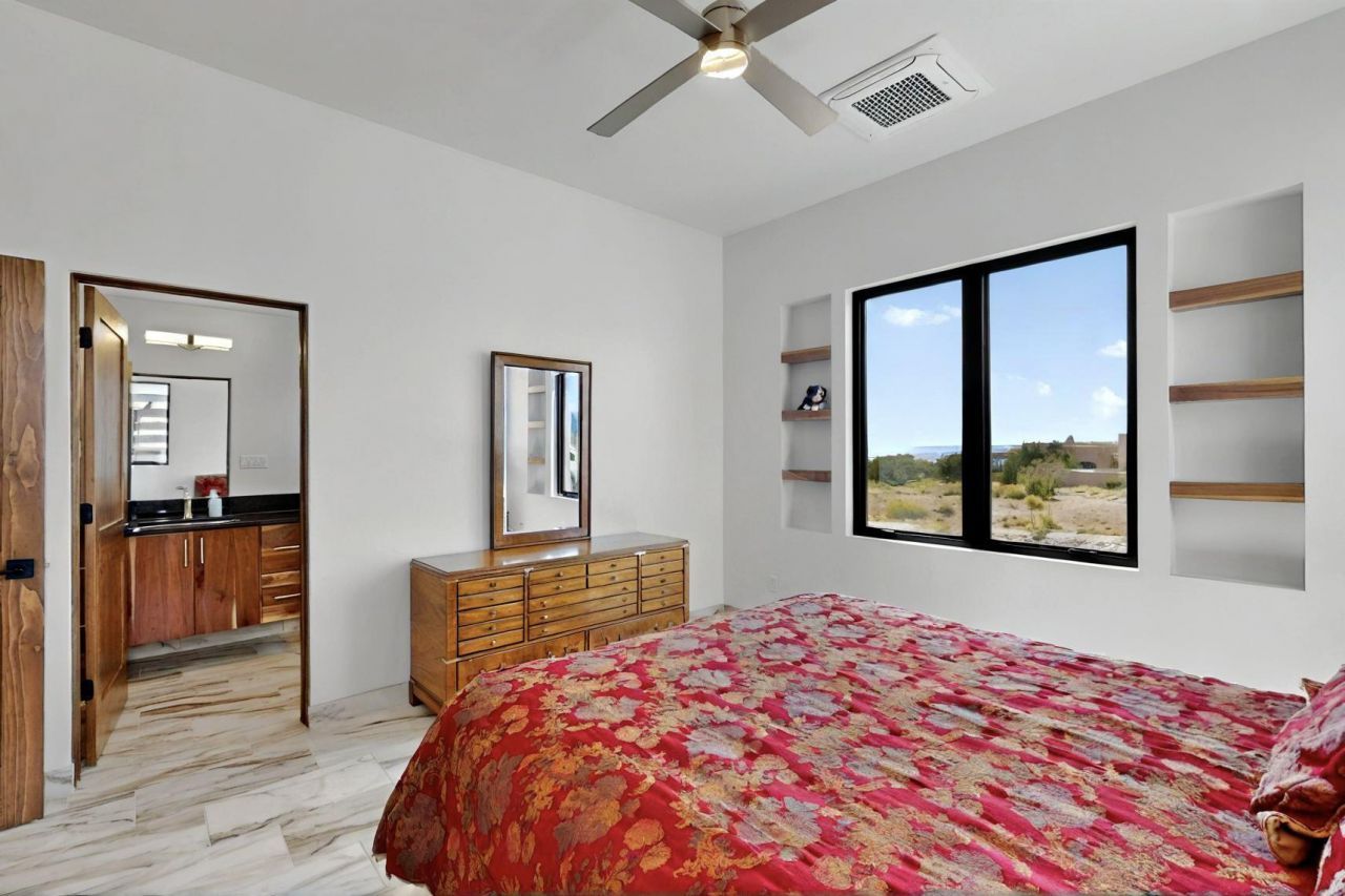 Placitas, New Mexico, 87043, United States, 3 Bedrooms Bedrooms, ,4 BathroomsBathrooms,Residential,For Sale,1903548