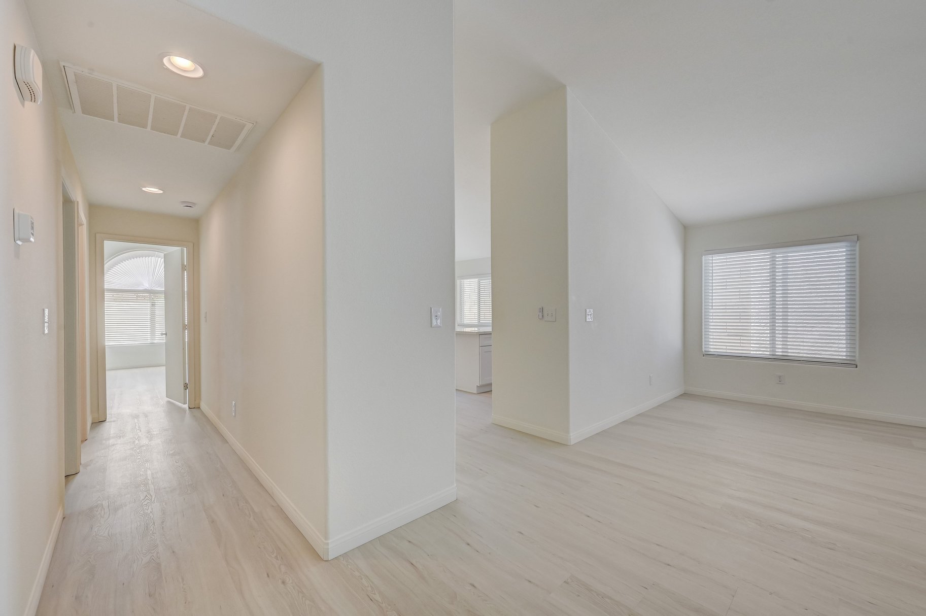  Newly Updated 3 Bed 2 Bath - 物件實景
