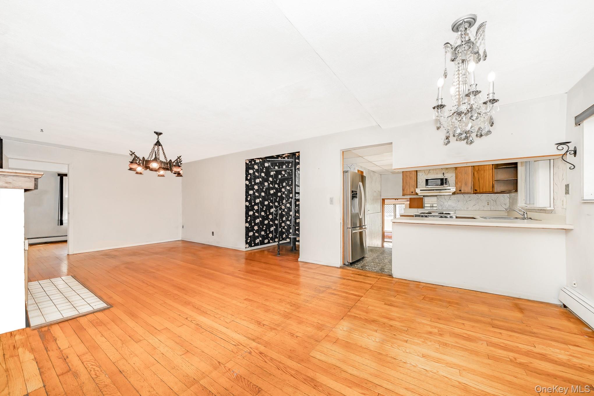 Freeport, New York, 11520, United States, 3 Bedrooms Bedrooms, ,2 BathroomsBathrooms,Residential,For Sale,1980355