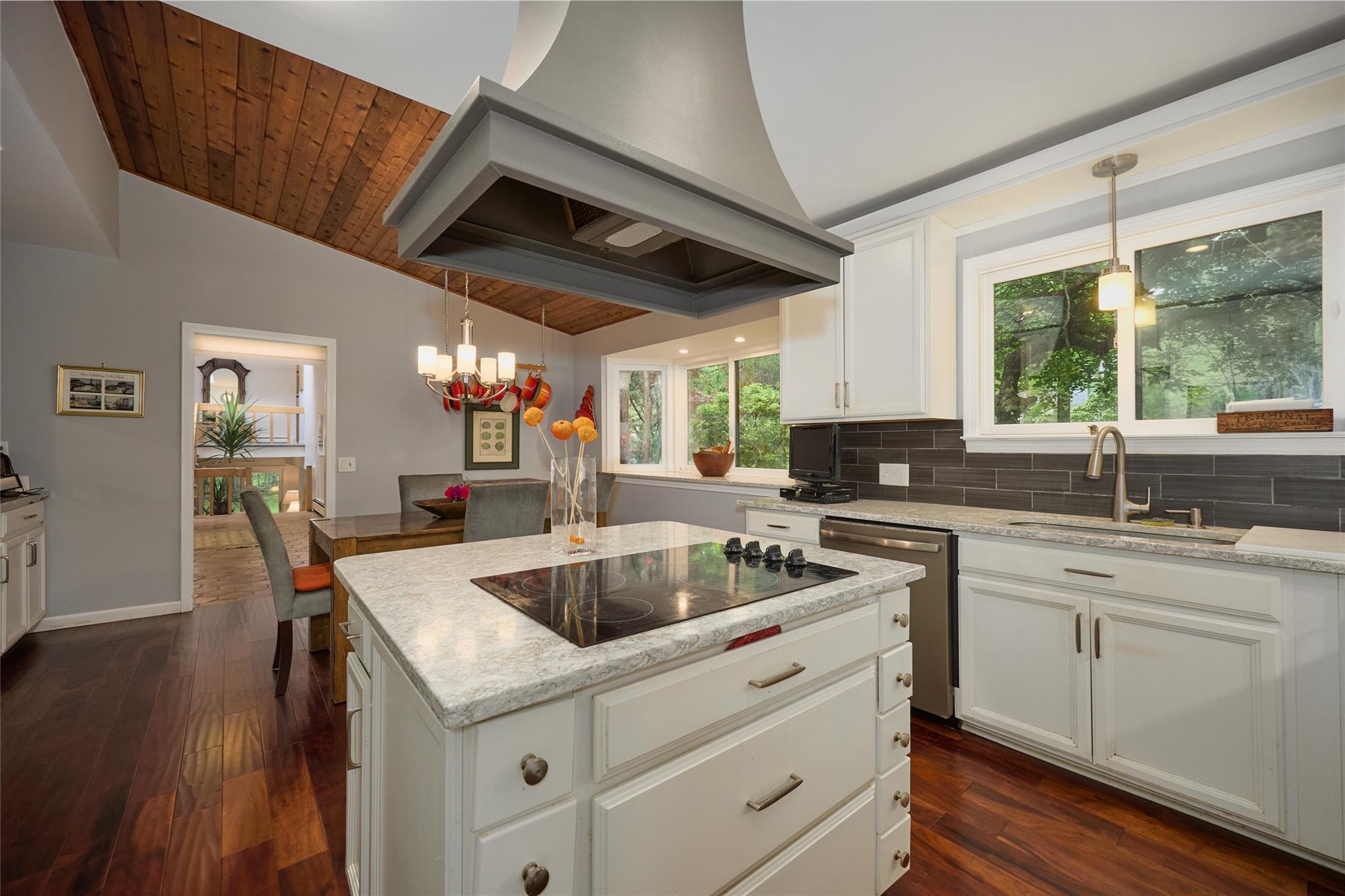Katonah, New York, 10536, United States, 4 Bedrooms Bedrooms, ,4 BathroomsBathrooms,Residential,For Sale,1827293