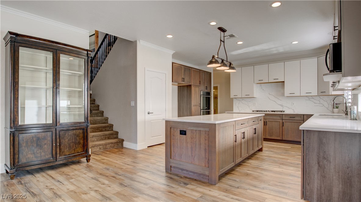 Henderson, Nevada, 89074, United States, 5 Bedrooms Bedrooms, ,2 BathroomsBathrooms,Residential,For Sale,2003072