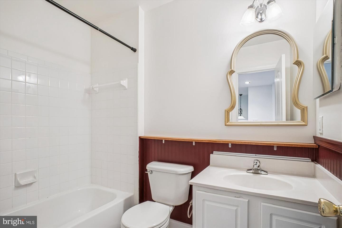 Falls Church, Virginia, 22042, United States, 3 Bedrooms Bedrooms, ,2 BathroomsBathrooms,Residential,For Sale,2001644