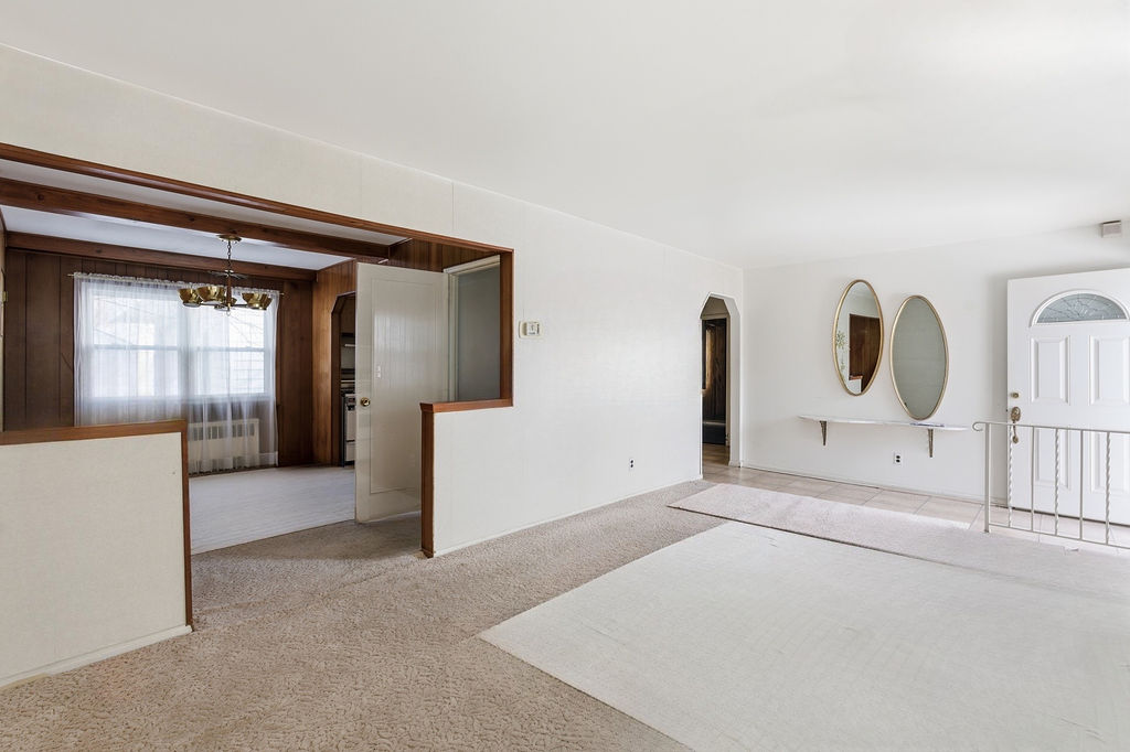 Howard Beach, New York, 11414, United States, 4 Bedrooms Bedrooms, ,1 BathroomBathrooms,Residential,For Sale,2005668