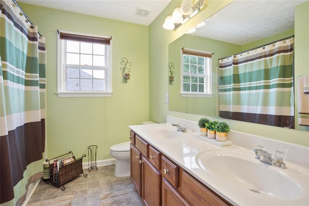 Covington, Georgia, 30014, United States, 5 Bedrooms Bedrooms, ,5 BathroomsBathrooms,Residential,For Sale,2003102