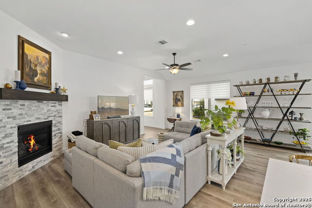 Boerne, Texas, 78006, United States, 3 Bedrooms Bedrooms, ,2 BathroomsBathrooms,Residential,For Sale,1694629