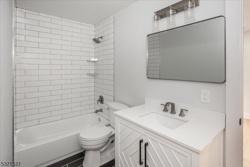 Chatham Boro, New Jersey, 07928, United States, 5 Bedrooms Bedrooms, ,6 BathroomsBathrooms,Residential,For Sale,2002999