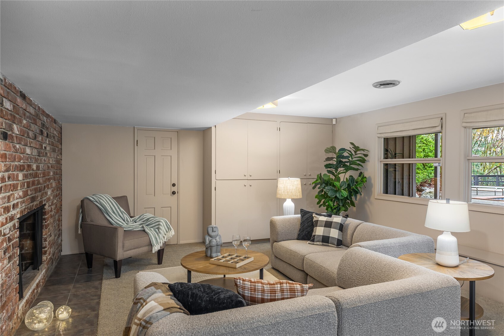 Bellevue, Washington, 98008, United States, 5 Bedrooms Bedrooms, ,2 BathroomsBathrooms,Residential,For Sale,2003304