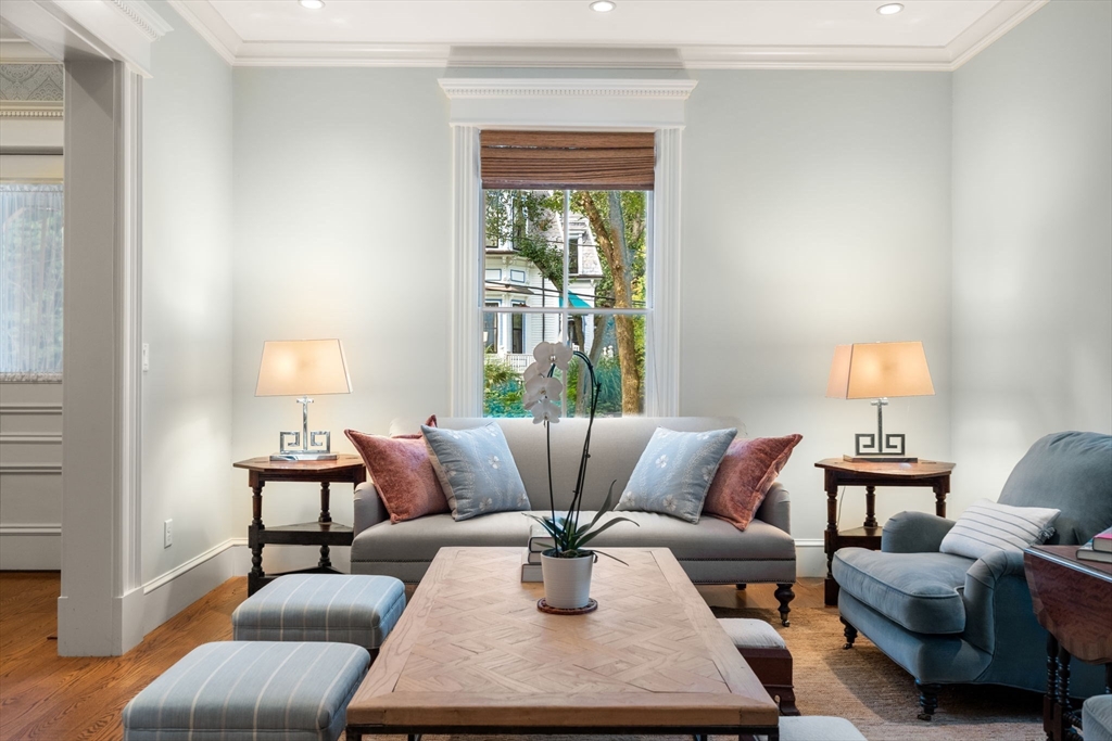 Cambridge, Massachusetts, 02140, United States, 4 Bedrooms Bedrooms, ,4 BathroomsBathrooms,Residential,For Sale,1947050