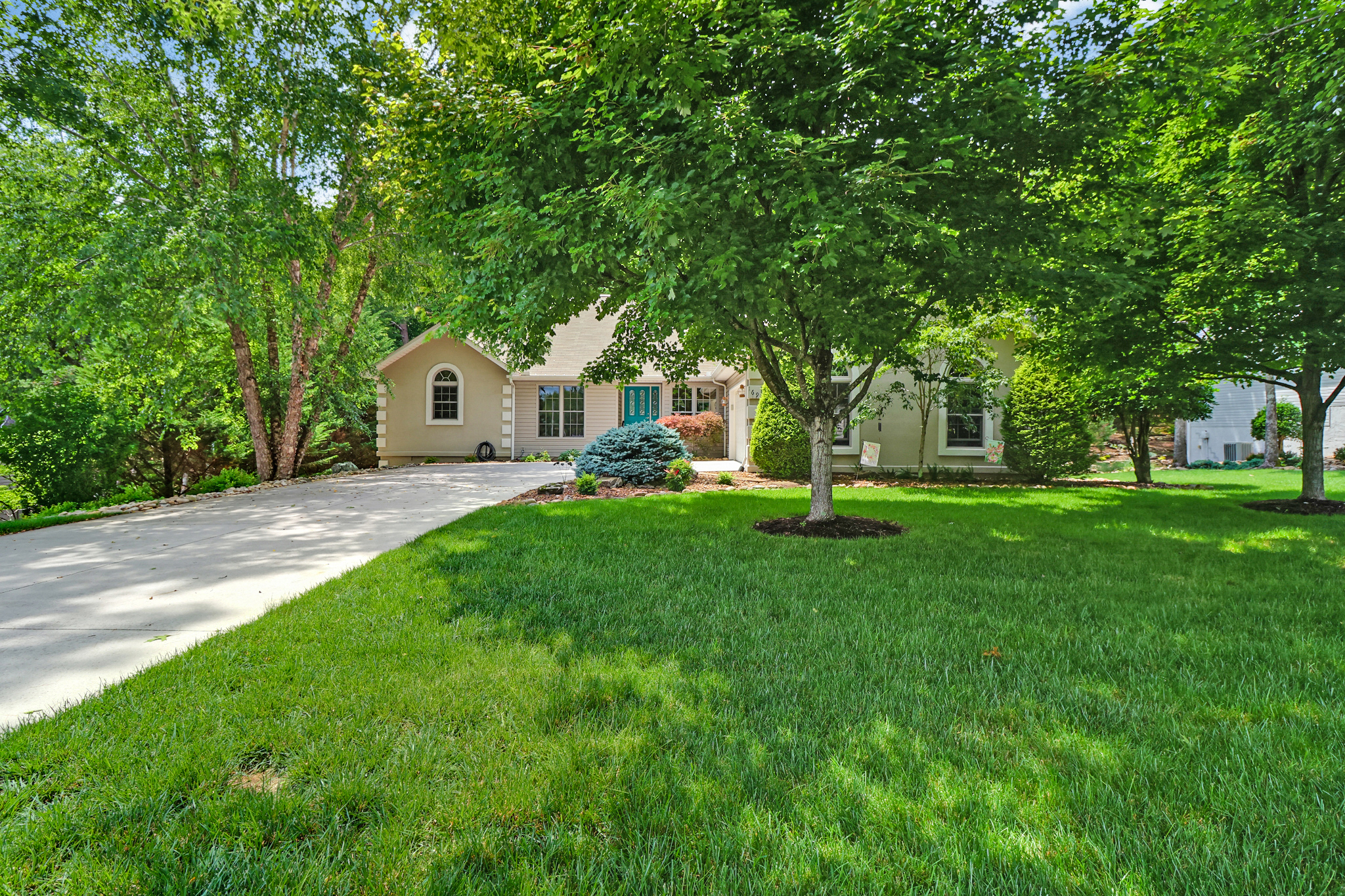 Crossville, Tennessee, 38558, United States, 3 Bedrooms Bedrooms, ,2 BathroomsBathrooms,Residential,For Sale,1975656