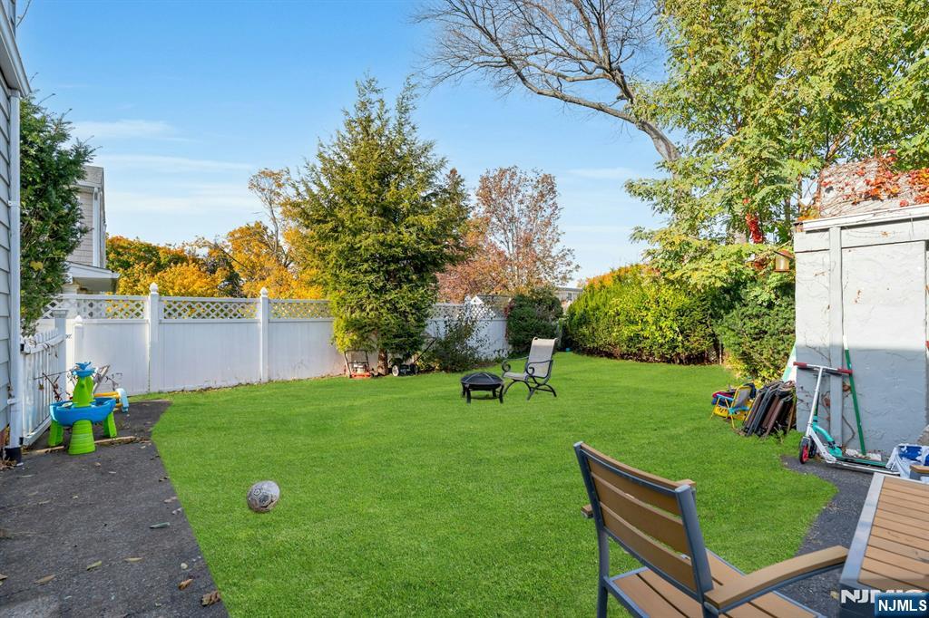 Hasbrouck Heights, New Jersey, 07604, United States, 3 Bedrooms Bedrooms, ,2 BathroomsBathrooms,Residential,For Sale,1989052